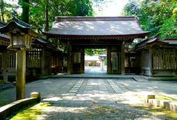 雄山神社中宮祈願殿ジオポイント